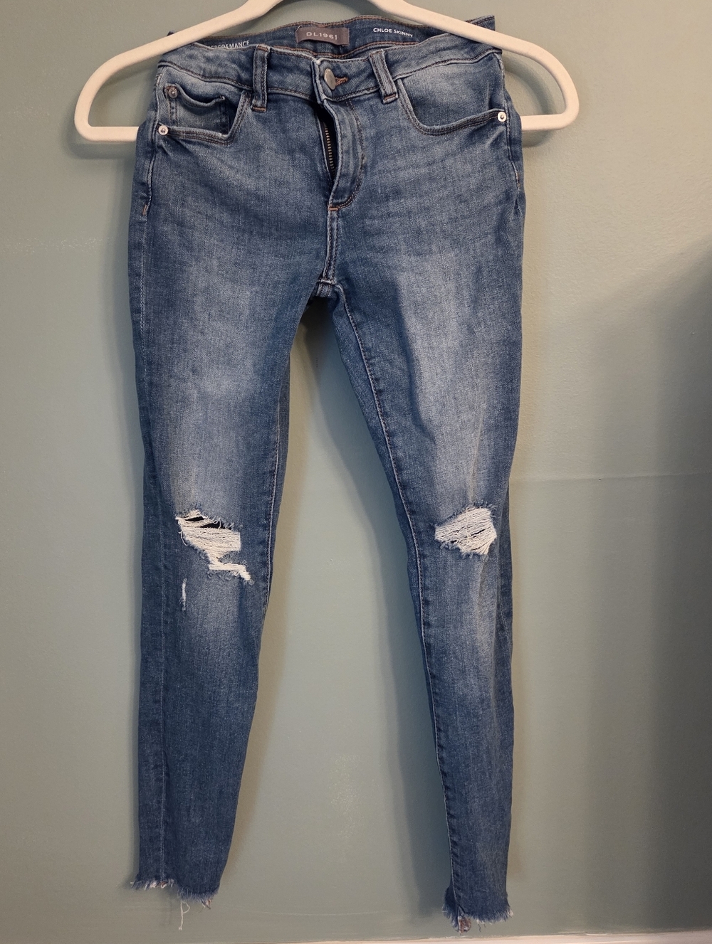 DL1961 Chloe Distressed Skinny Jeans